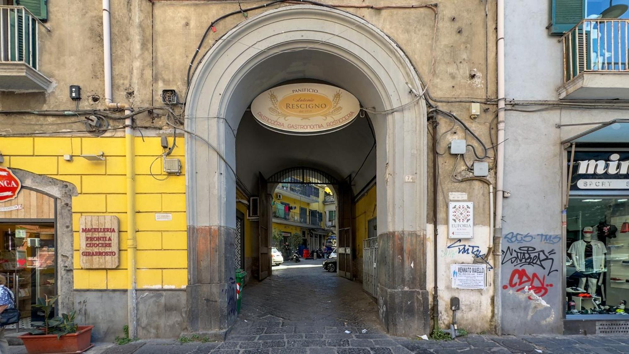 Apartamento Ninetta A Foria Nápoles Exterior foto