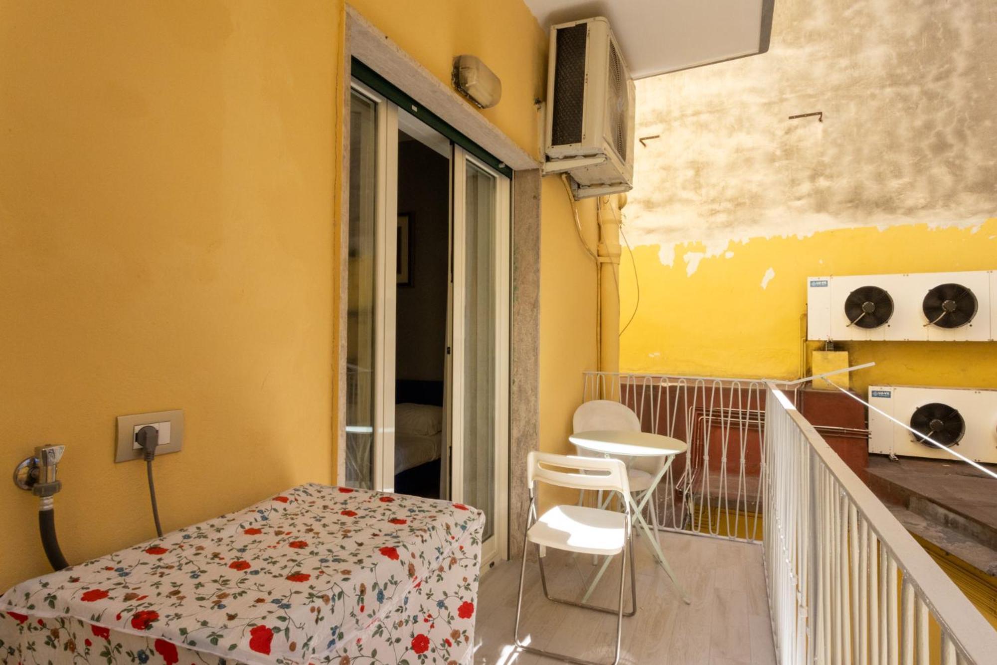 Apartamento Ninetta A Foria Nápoles Exterior foto